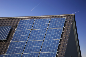 Czy inwestycja w energię słoneczną nadal się opłaca?