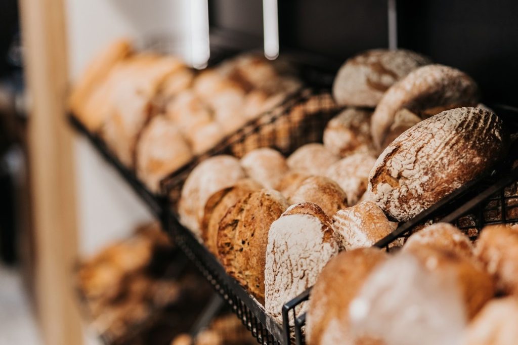Pieczywo dla gastronomii w Krakowie – sprawdzony partner dla restauracji, kawiarni i cateringu