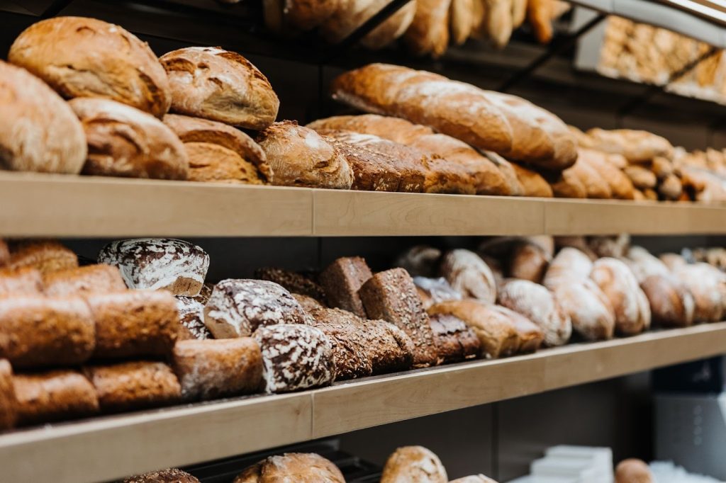 Pieczywo dla gastronomii w Krakowie – sprawdzony partner dla restauracji, kawiarni i cateringu